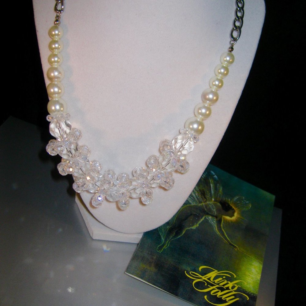 KIRKS FOLLY VERY RARE/SIGNED "PEARL, CRYSTAL & SILVER CHAIN NECKLACE" GORGEOUS!